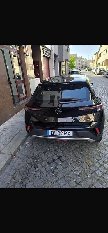 Azul Usado 2022 Opel Mokka-e SUV | € 16.550 (Super Preço) - Imagem 1/4