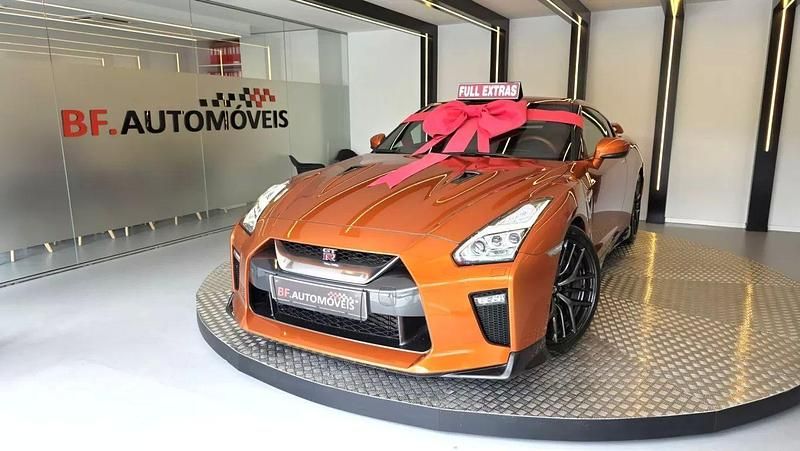 Laranja Usado 2017 Nissan GT-R Prestige Coupé | € 145.000 - Imagem 1/4