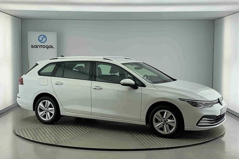 Branco Usado 2024 VW Golf VIII Life Carrinha | € 34.490 (Preço justo) - Imagem 1/4