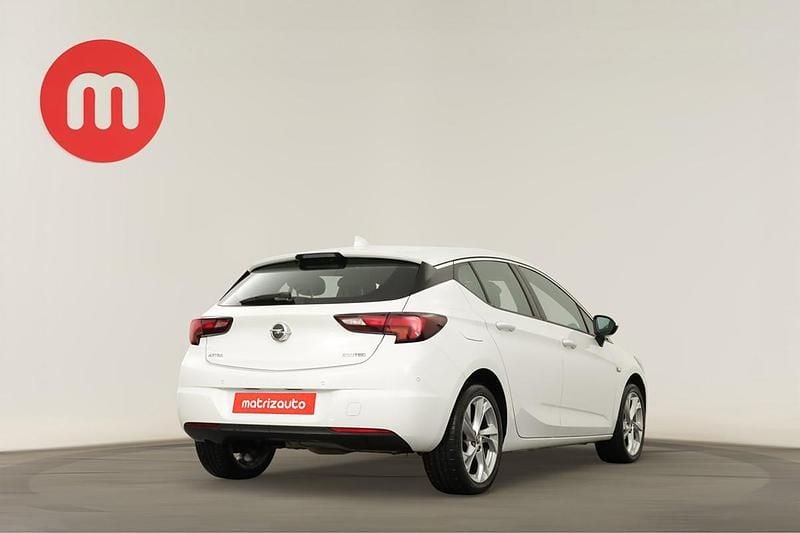 Usado Opel Astra Innovation 105 HP (77 kW) 2018