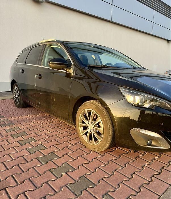 Usado Peugeot 308 120 HP (88 kW) 2017 Sedan