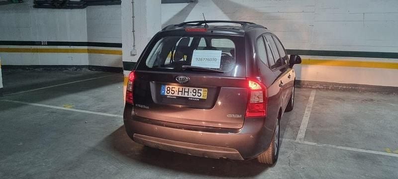 Usado 2009 Kia Carens Monovolume | € 4.800 - Imagem 1/4