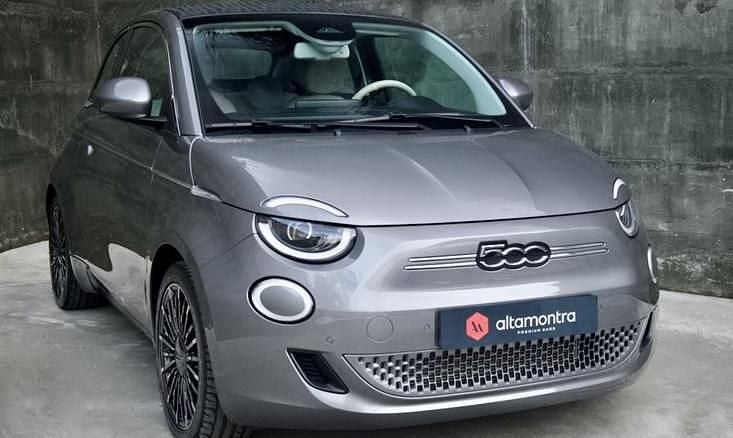 Cinzento Usado 2022 Fiat 500e | € 28.900 - Imagem 1/1