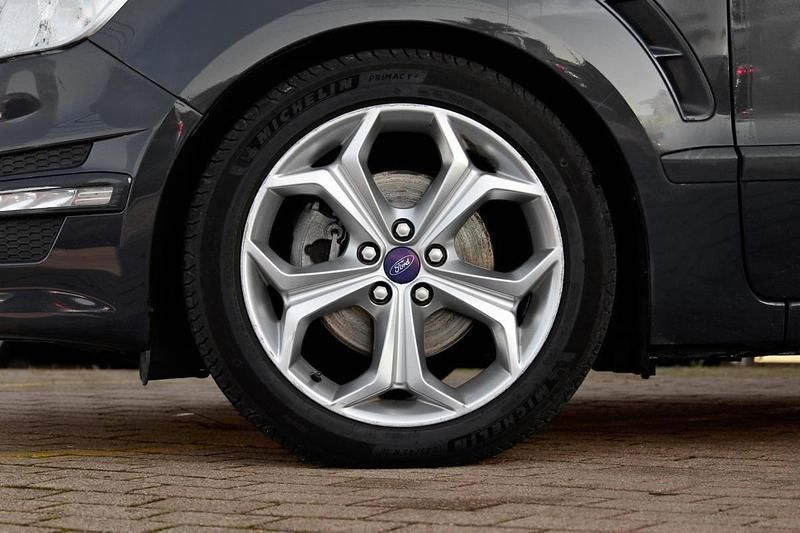 Usado Ford S-MAX Titanium 140 HP (102 kW) 2013 Cinza Monovolume