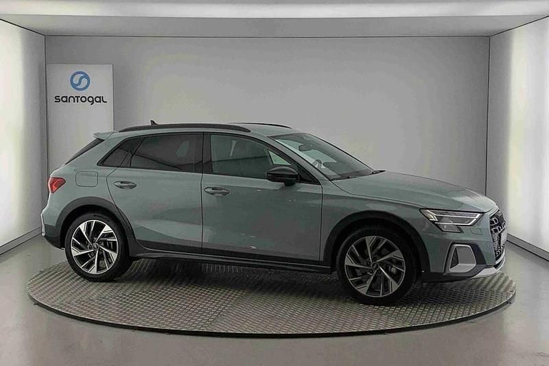 Cinzento Novo 2025 Audi A3 e-tron Ambiente Citadino | € 41.807 - Imagem 1/4