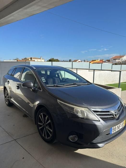 Usado 2012 Toyota Avensis Sedan | € 7.500 (Bom preço) - Imagem 1/4