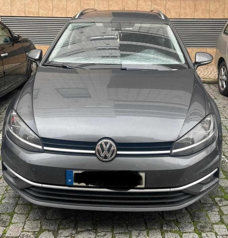 Usado VW Golf VII 116 HP (85 kW) 2019 Cinzento Carrinha