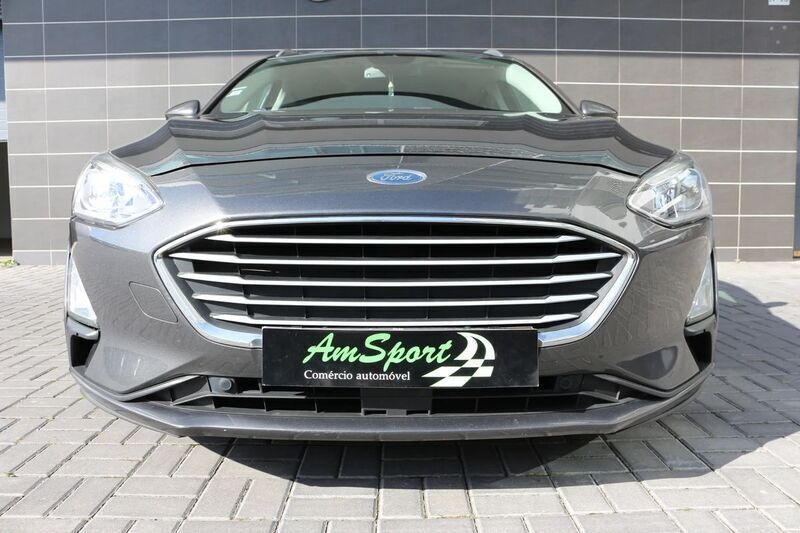 Usado Ford Focus 120 HP (88 kW) 2018 Cinzento Carrinha