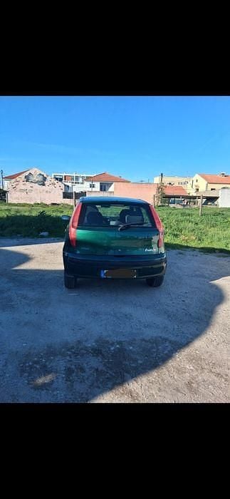 Usado Fiat Punto 59 HP (43 kW) 2002 Citadino