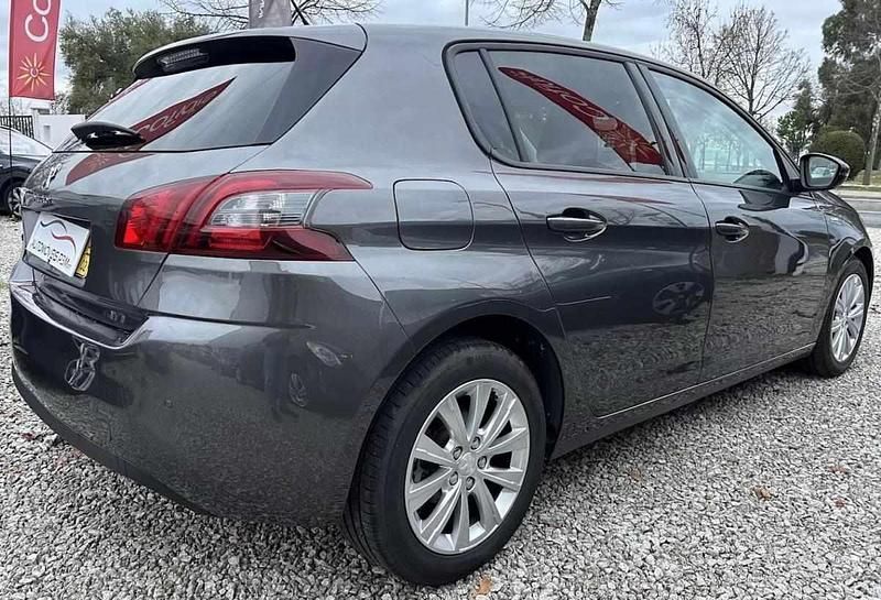 Usado Peugeot 308 Style 102 HP (75 kW) 2020 Cinza antracite Citadino