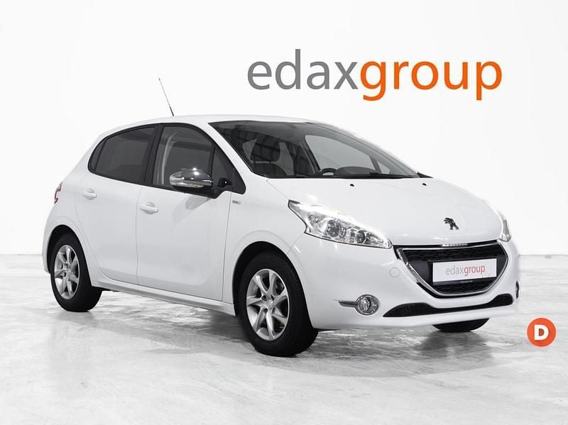 Branco Usado 2013 Peugeot 208 Citadino | € 5.490 (Bom preço) - Imagem 1/4