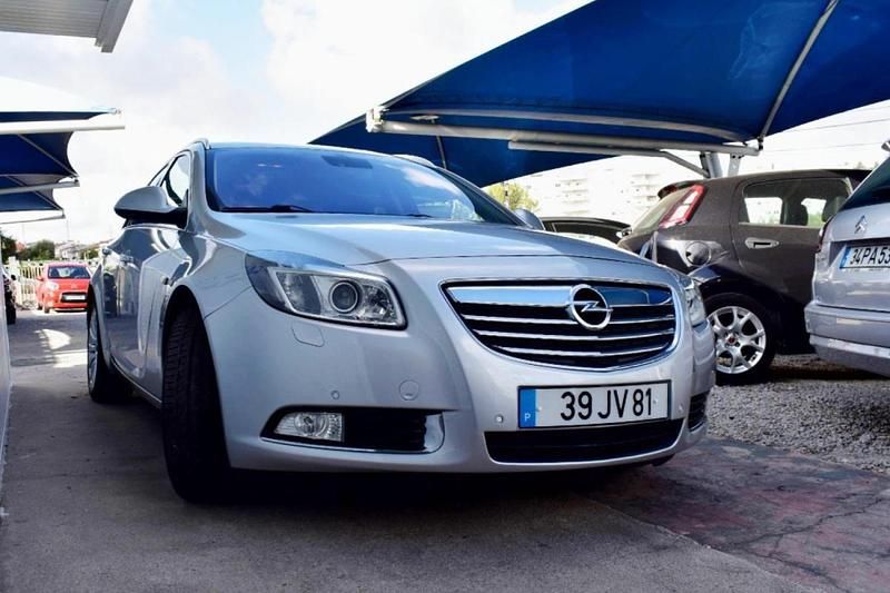 Cinzento Usado 2010 Opel Insignia Carrinha | € 6.650 (Preço justo) - Imagem 1/4
