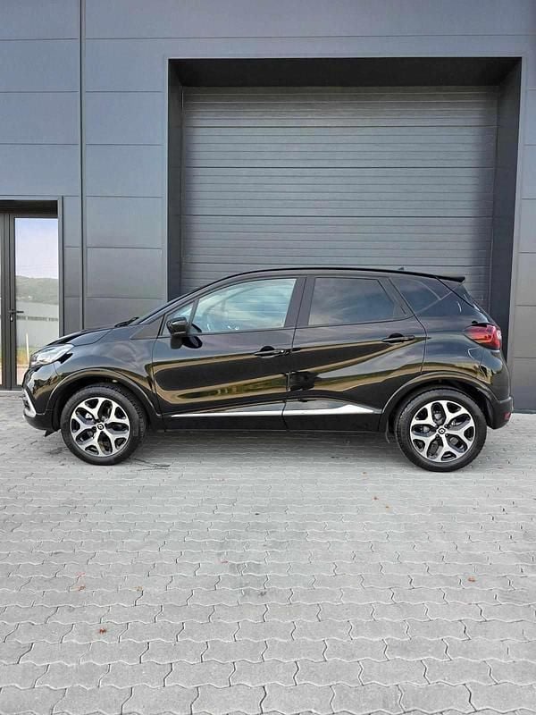 Usado Renault Captur 110 HP (80 kW) 2018 Preto SUV
