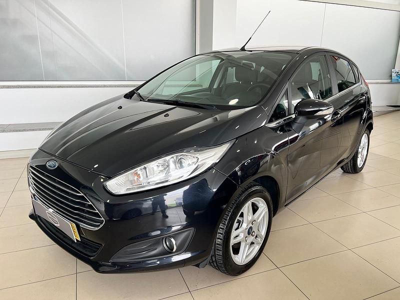 Preto Usado 2015 Ford Fiesta Titanium Citadino | € 8.990 (Preço justo) - Imagem 1/4