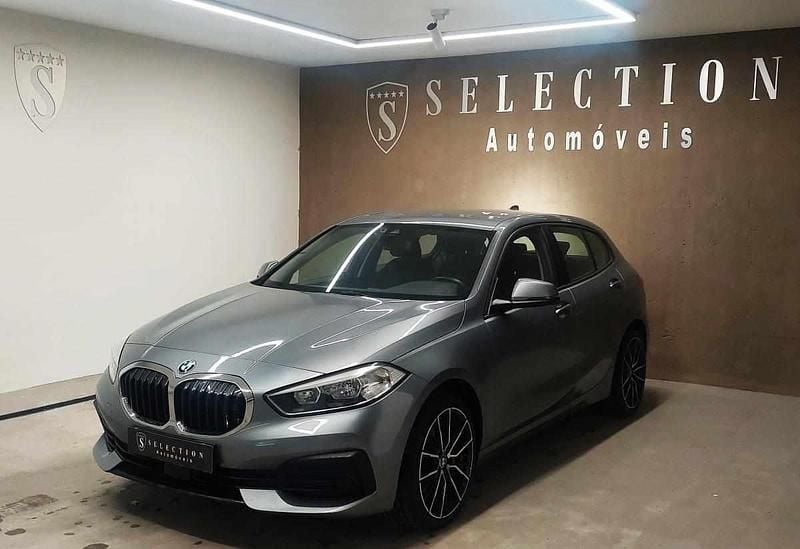 Cinzento Usado 2023 BMW 116 Citadino | € 23.950 (Bom preço) - Imagem 1/4