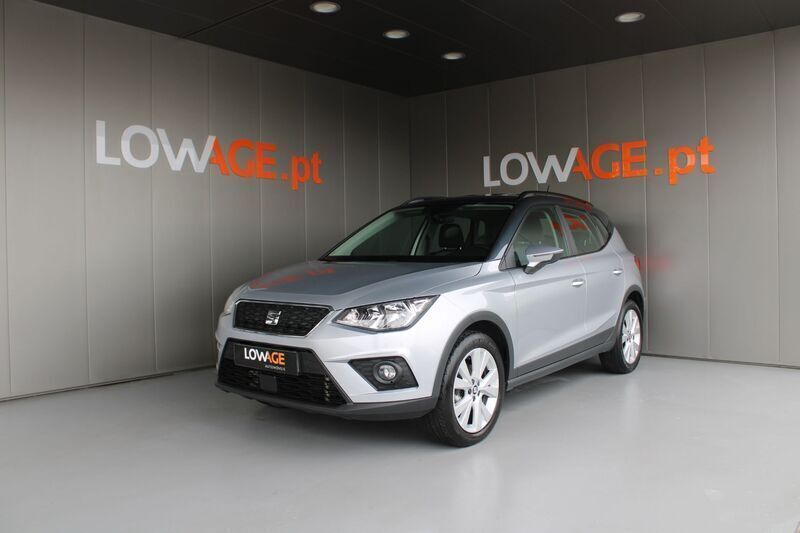Cinzento Usado 2021 Seat Arona Style SUV | € 14.390 (Bom preço) - Imagem 1/4