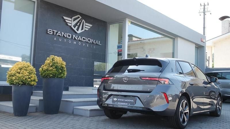 Usado Opel Astra Elegance 130 HP (95 kW) 2022 Cinzento