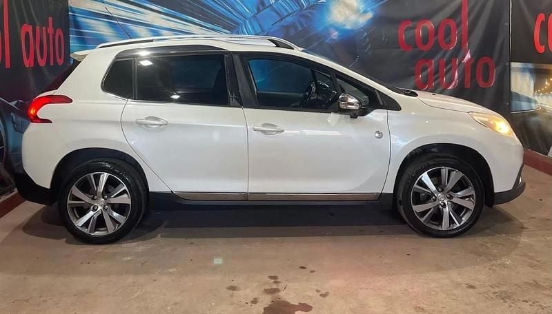 Usado Peugeot 2008 Crossway 110 HP (80 kW) 2015 Branco SUV