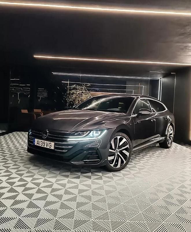 Cinzento Usado 2021 VW Arteon R-line Carrinha | € 29.750 (Preço justo) - Imagem 1/4