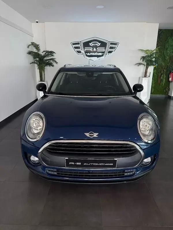 Usado Mini One Clubman 102 HP (75 kW) 2016 Azul escuro Carrinha
