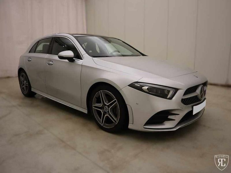 Cinzento Usado 2019 Mercedes A180 Citadino | € 26.900 (Caro) - Imagem 1/4