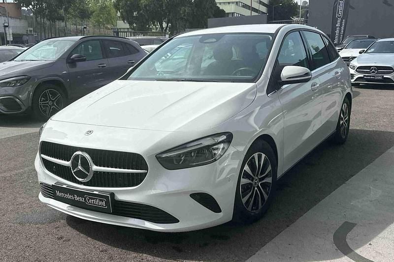 Branco Usado 2024 Mercedes 180 Sedan | € 35.900 (Super Preço) - Imagem 1/4