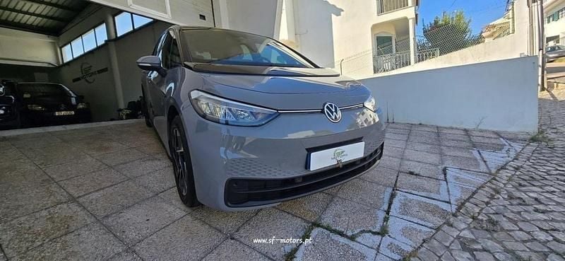 Cinzento Usado 2020 VW ID.3 Citadino | € 22.900 (Preço justo) - Imagem 1/4
