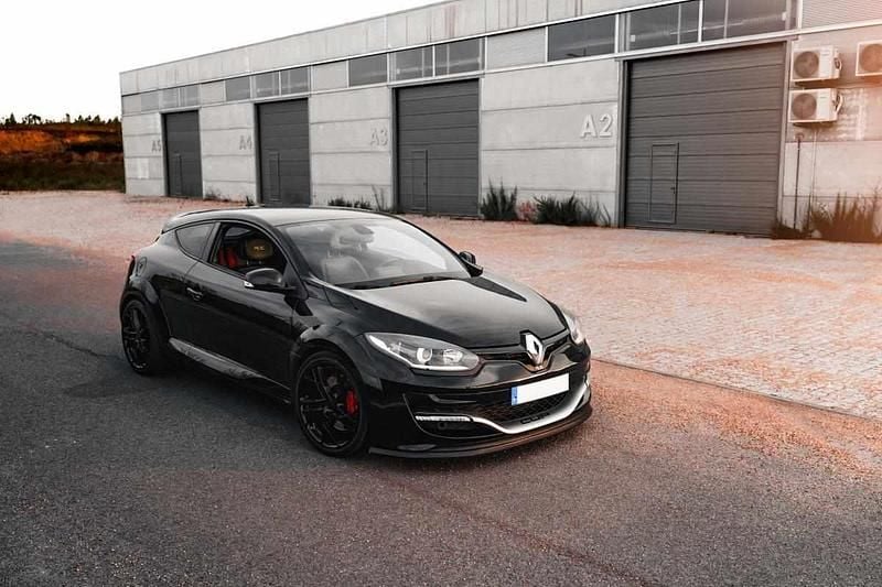 Preto Usado 2014 Renault Mégane Coupé R.S. Coupé | € 25.500 - Imagem 1/4