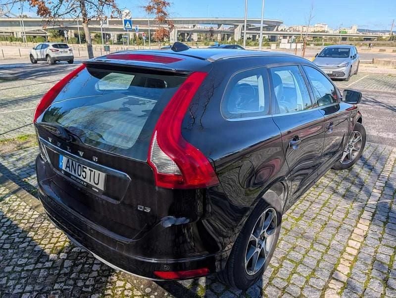 Usado Volvo XC60 150 HP (110 kW) 2015 Preto SUV