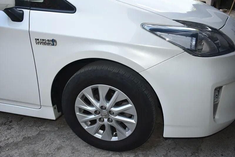 Branco Usado 2015 Toyota Prius Touch Citadino | € 12.500 - Imagem 1/4