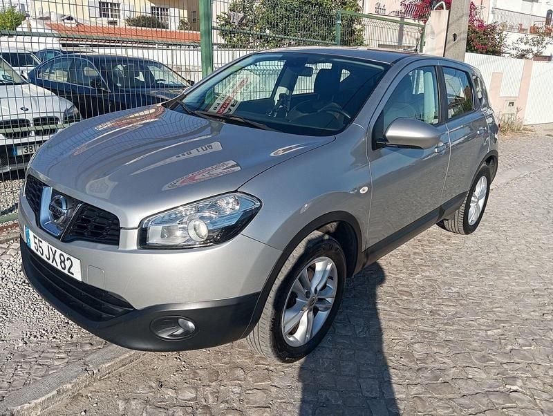 Cinza Usado 2010 Nissan Qashqai Acenta SUV | € 9.900 - Imagem 1/4