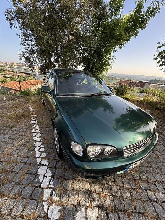 Usado 2000 Toyota Corolla Sedan | € 3.000 - Imagem 1/4
