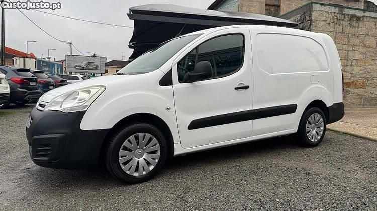 Branco Usado 2017 Citroën Berlingo XTR | € 10.990 (Bom preço) - Imagem 1/1