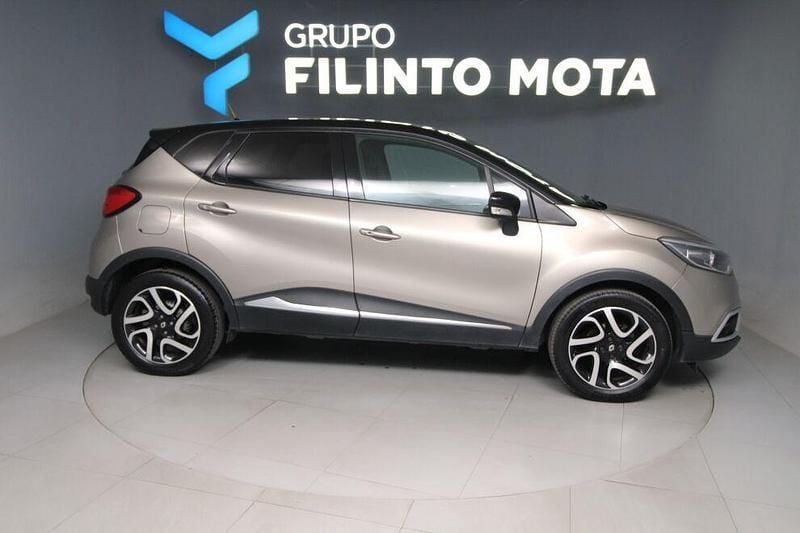Castanho Usado 2016 Renault Captur SUV | € 11.990 (Bom preço) - Imagem 1/4