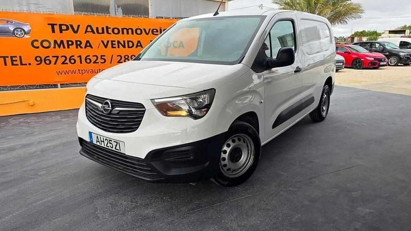 Branco Usado 2021 Opel Combo Essentia Monovolume | € 15.950 (Caro) - Imagem 1/4