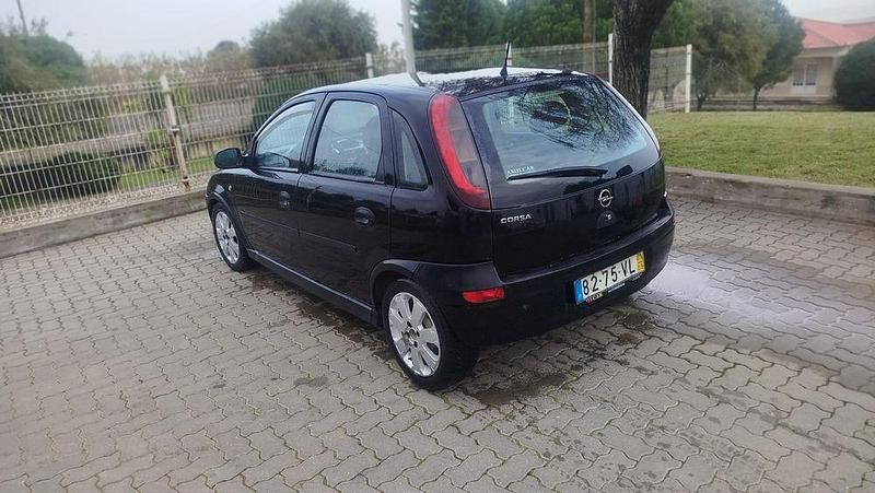 Usado 2001 Opel Corsa Sedan | € 1.150 (Preço justo) - Imagem 1/4