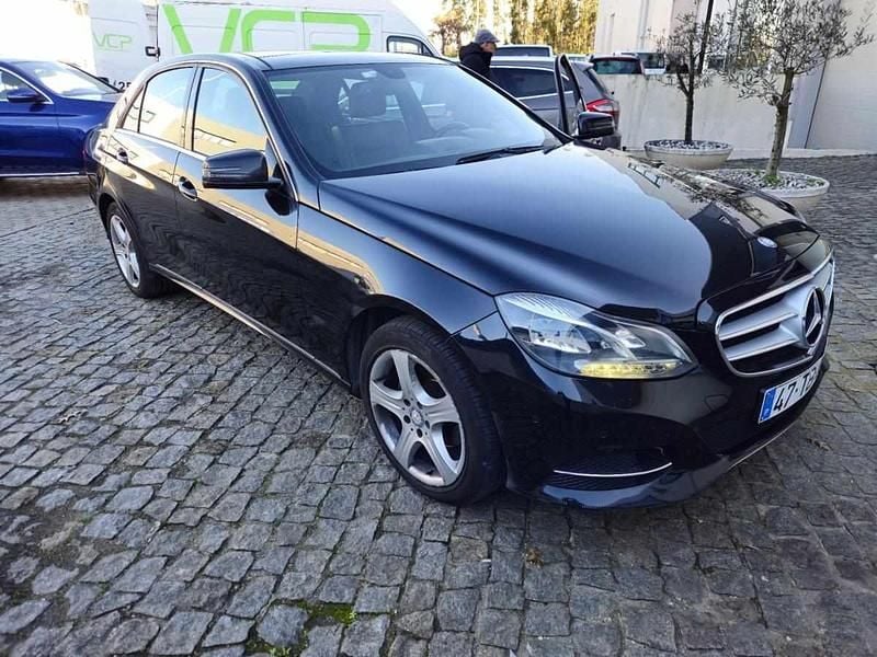 Preto Usado 2017 Mercedes E220 Cabrios | € 16.500 - Imagem 1/4