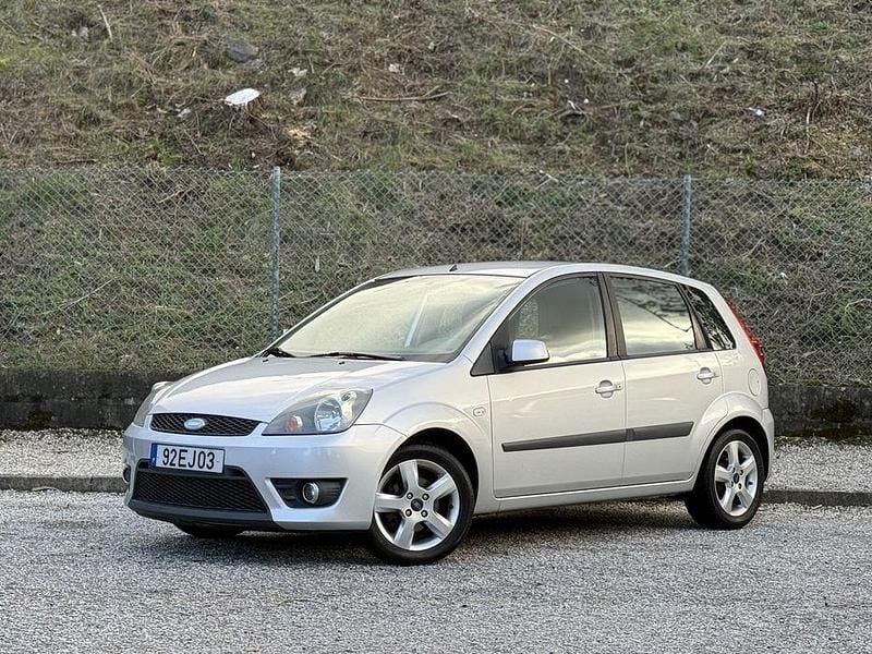 Usado Ford Fiesta 75 HP (55 kW) 2007 Citadino