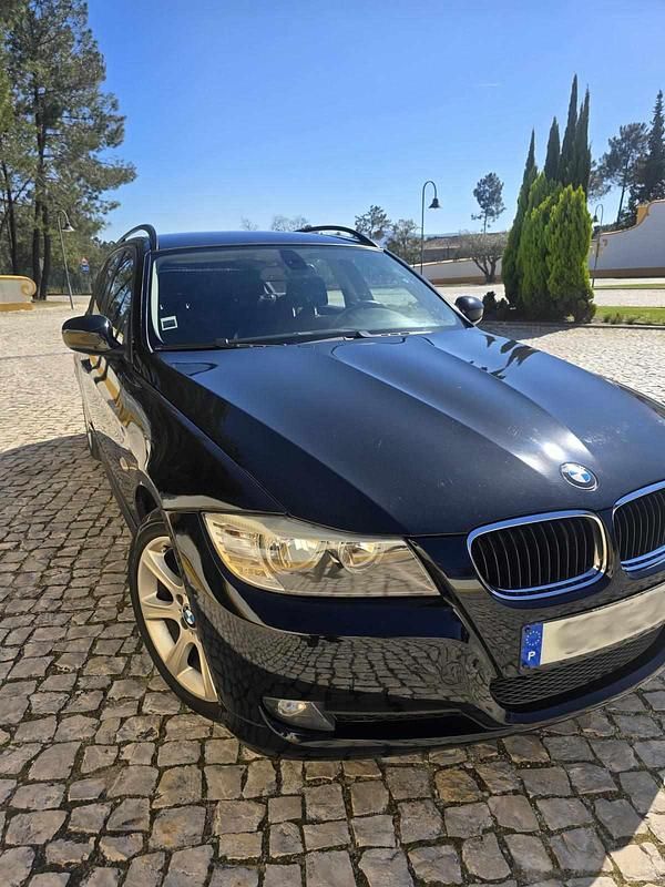 Usado BMW 318 143 HP (105 kW) 2009 Preto Carrinha