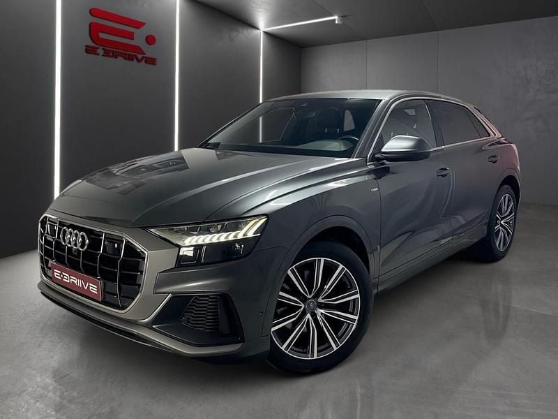 Cinzento Usado 2018 Audi Q8 SUV | € 59.980 - Imagem 1/4