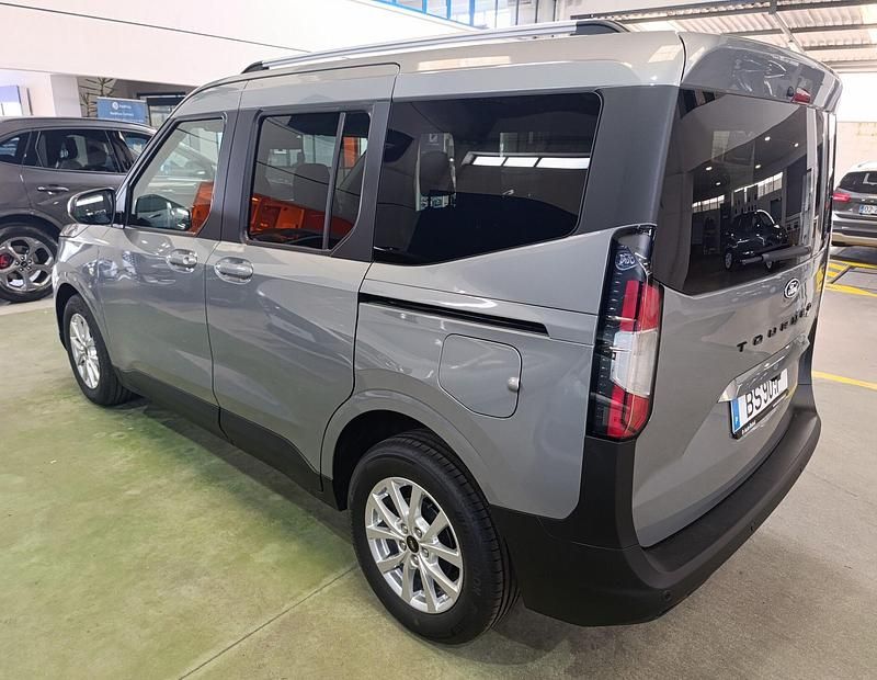 Usado Ford Courier Titanium 125 HP (91 kW) 2025 Cinza Monovolume