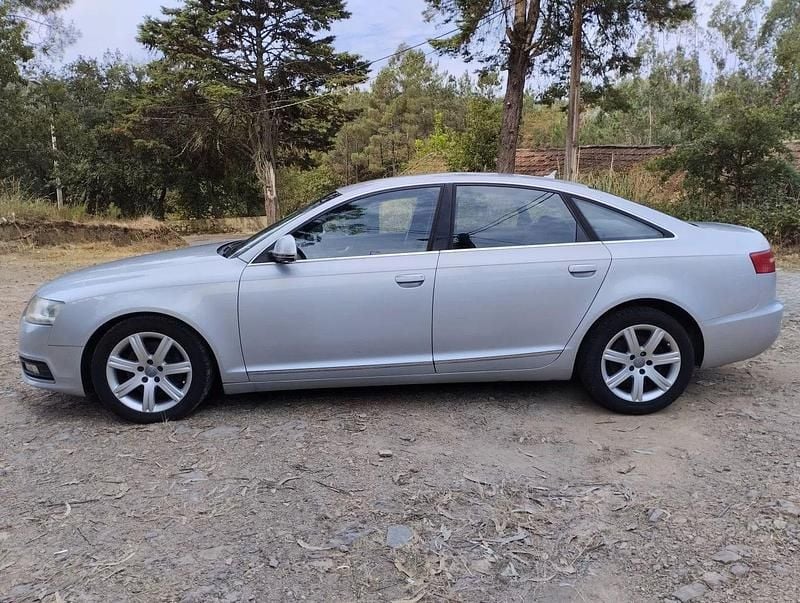 Usado Audi A6 Sport 170 HP (125 kW) 2010 Cinza Sedan
