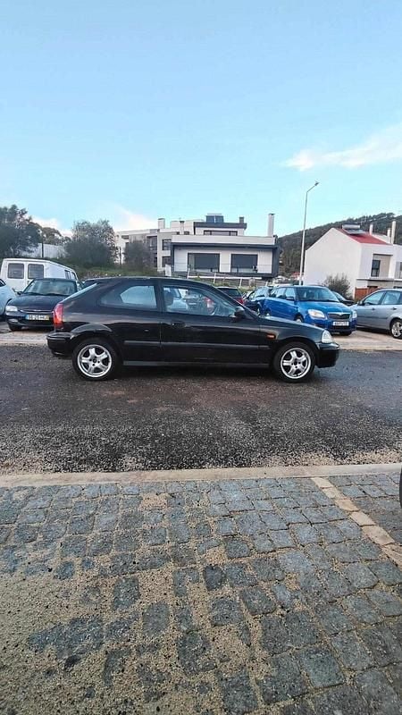 Usado Honda Civic 90 HP (66 kW) 1997 Preto