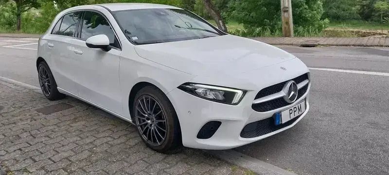 Usado Mercedes 180 115 HP (84 kW) 2019 Branco Sedan