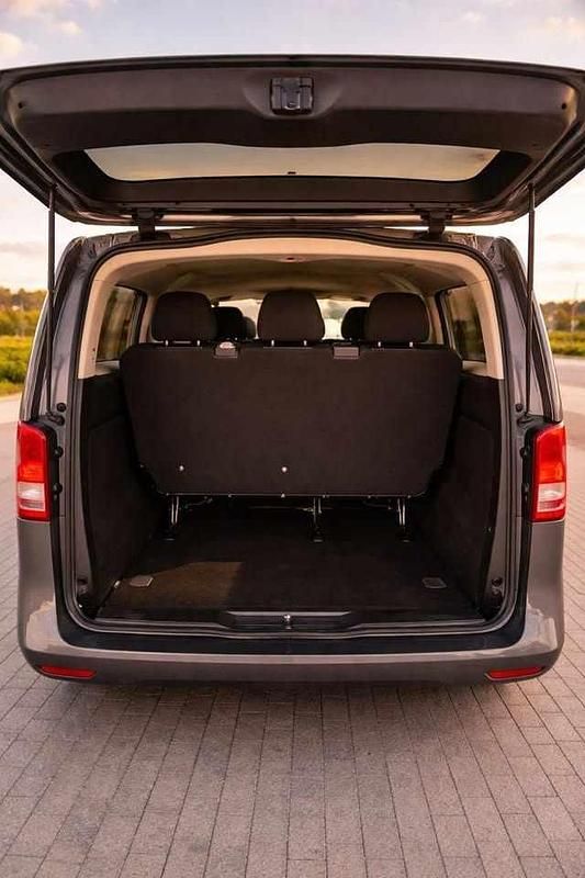 Usado Mercedes Vito 114 HP (83 kW) 2018 Cinzento Van