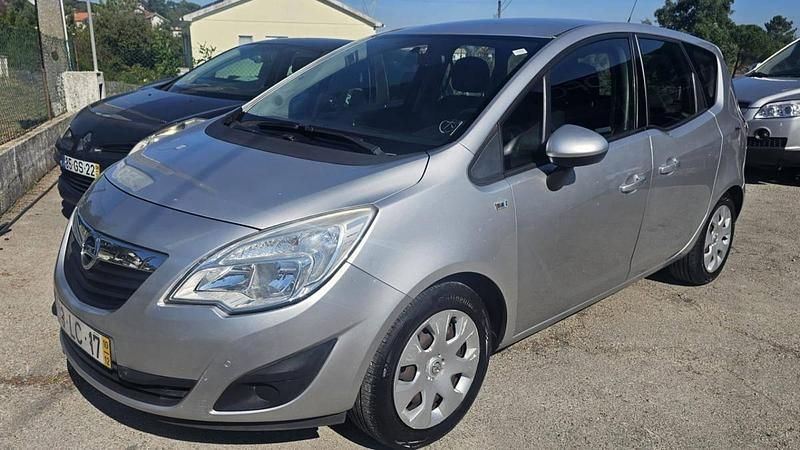 Cinzento Usado 2010 Opel Meriva Monovolume | € 5.500 - Imagem 1/4