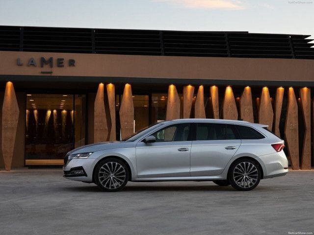 Usado Skoda Octavia 204 HP (150 kW) 2021 Cinzento Carrinha