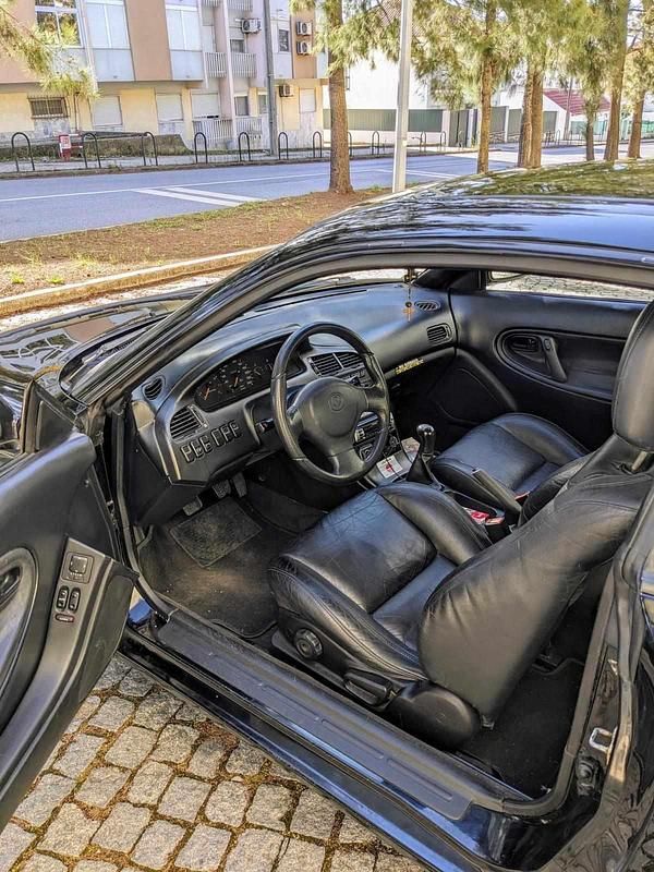 Usado Mazda MX6 120 HP (88 kW) 1995 Preto Coupé