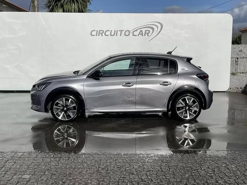 Usado Peugeot e-208 GT 100 kW (136 HP) 2022 Cinzento Citadino