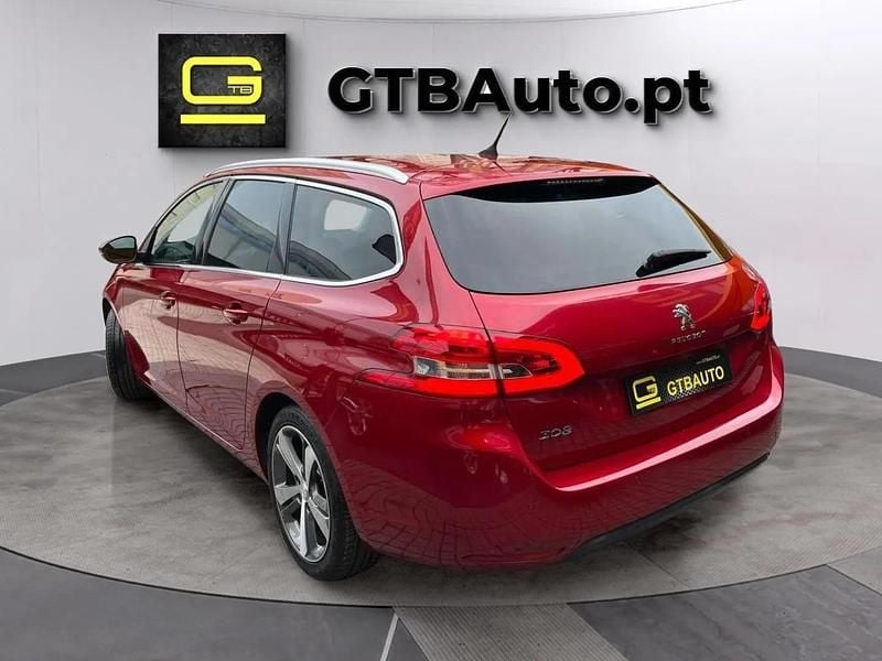 Usado Peugeot 308 Allure 130 HP (95 kW) 2019 Vermelho Carrinha